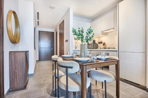STAY BY LATINEM Luxury 1BR Plus Study Holiday Home CB 2808 Near Downtown, Dubái (foto 4)