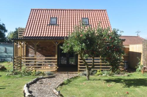 Kingfisher Luxury Tent, Howdales in Saltfleetby