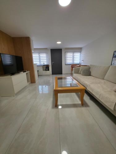studio apartment in Nazaret