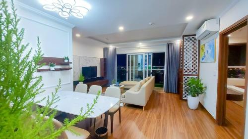 The 1108 sapphire Ha Long