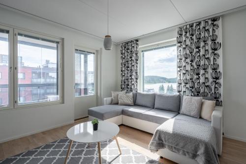 Spacious 2BR Apt with Sauna & Private Balcony with Lake View, Jyväskylä (foto 10)