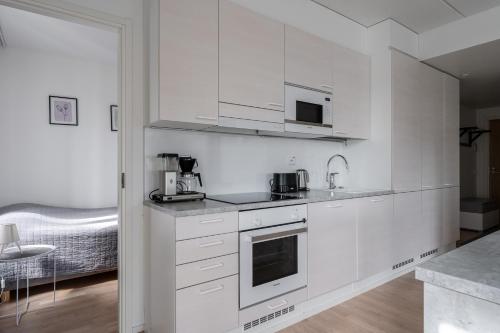 Spacious 2BR Apt with Sauna & Private Balcony with Lake View, Jyväskylä (foto 8)