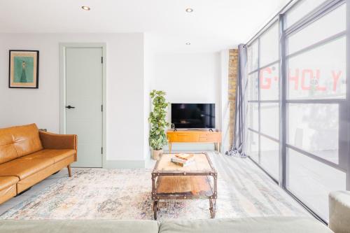 Hackney 1 Bed Garden Flat - image 13