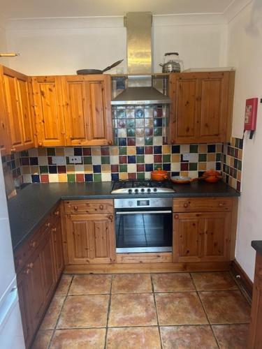 The Greenfield Inn Guest House in ลานนีลลิ