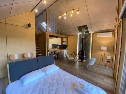 Mayak Chalet Resort модульний будиночок (Mayak Chalet Resort модульнии будиночок) in Mykulychyn