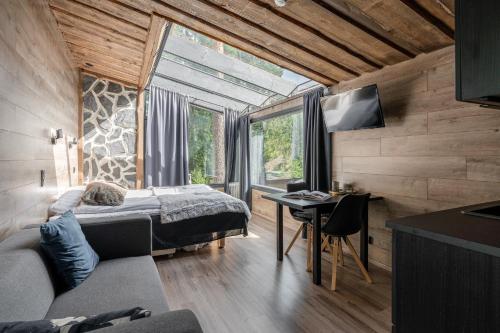 Koskisviitti 4 - Private High Quality Suite with Lake Views in Laukaa