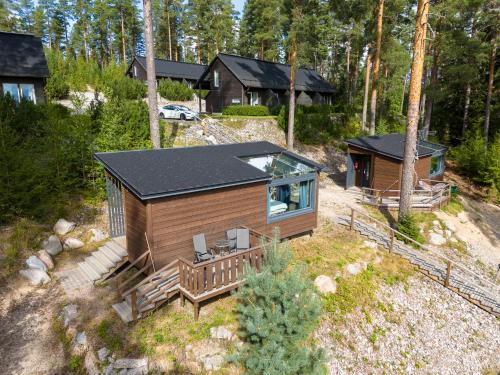 Koskisviitti 4 - Private High Quality Suite with Lake Views in Laukaa