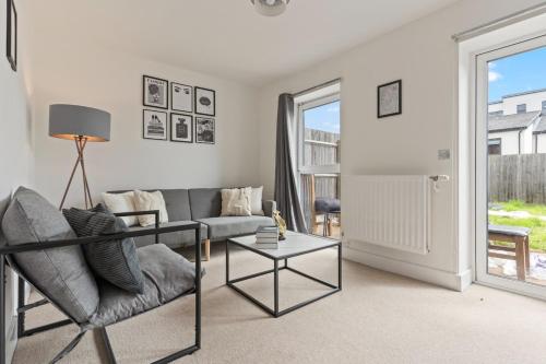 Spacious spotless and comfortable 3 bedroom house in Birmingham city centre with allocated parking and city views