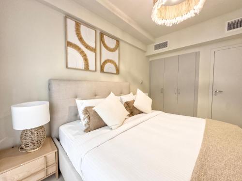2BR Duplex with Terrace & Courtyard Views Near the Beach, Ras al-Khaimah (foto 10)