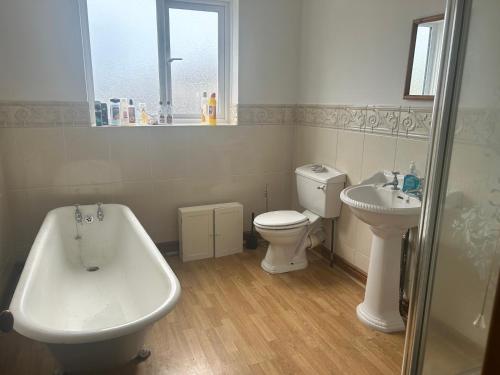 The Greenfield Inn Guest House in ลานนีลลิ