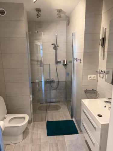 Apartament Kalinowo Golf - salon z opcją spania, kuchnia i 2 sypialnie, 1-6 osób