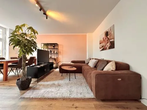 Designer-Apartment mit Balkon und Kaffeebar, Elbnah in Magdeburg, Deutschland
