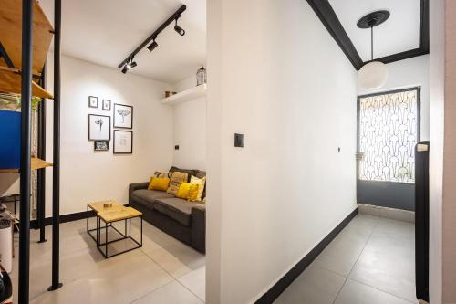 Well Designed 1BR in Prime Kolonaki, Athens (photo 11)