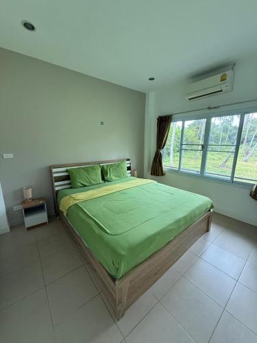 2 bedrooms, 3 beds