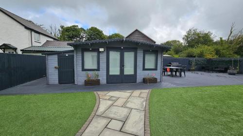 Dārzs, Ffoswen Pembrokeshire Holiday Home in Blaenffos