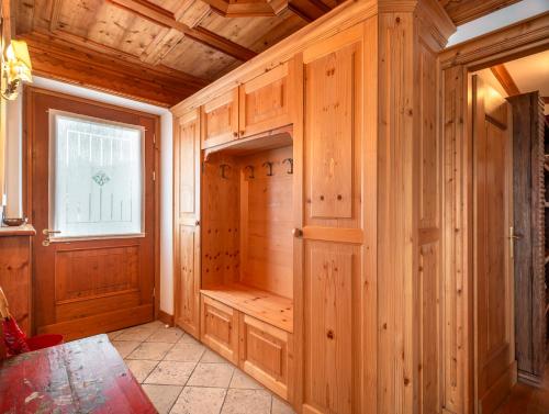 Verocai Charming Chalet R&R in 科爾蒂納丹佩佐市中心