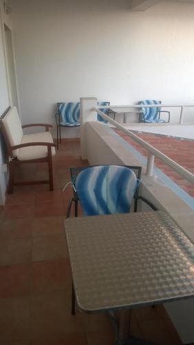 2 bedrooms, 2 beds