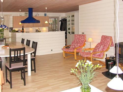 Tranquil Retreat with Spa - By Traum Ferienwohnungen in Idestrup