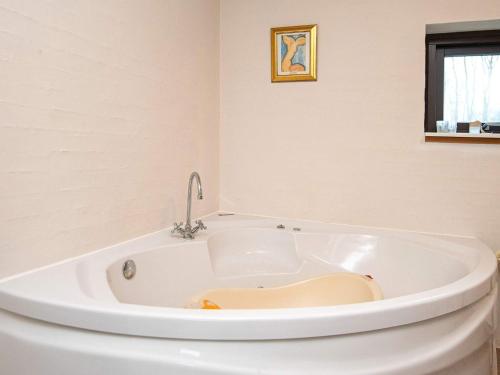 Spa, 8 person holiday home in Sydals-By Traum in Skovby