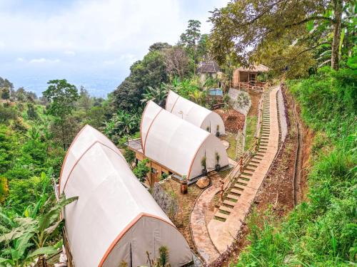 Selayang Olivehill - Kemewahan Glamping di Hutan in Mount Salak