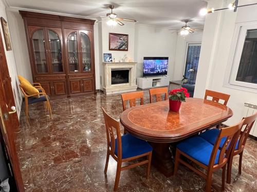 Casa olivar de Riudoms in เรอุส