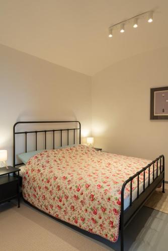 Spacious family apartment for up to 6 people with a private entrance, Praha (fotografie 4)