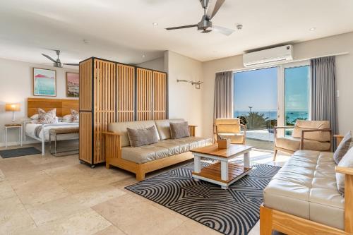 Camps Bay Village - Studios and Apartments Room Type - Beach Views - Deck 1 Bedroom Apartment