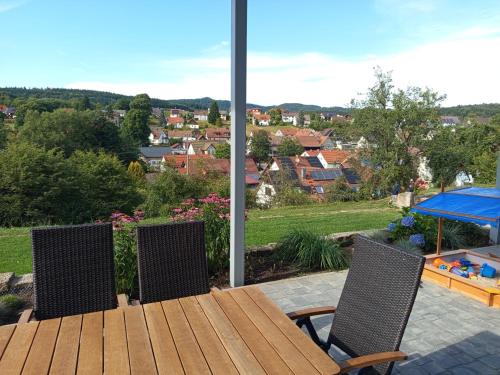 FeWo Wildflecken - Ferienwohnung Rhön Neubau 2021 (FeWo Wildflecken - Ferienwohnung Rhon Neubau 2021) in 比紹夫斯海姆a.d.力弘