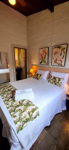 1 double bed, 1 twin bed