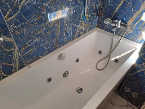 ห้องน้ำ, The bathers' Home in เนตตูโน