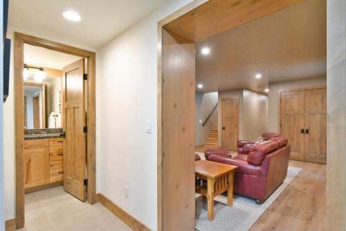 Lonestar Lodge - image 2