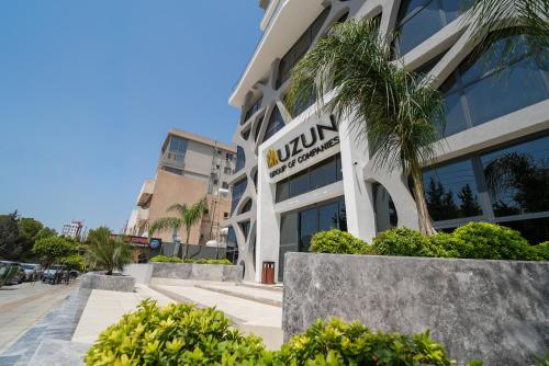 Crown Salamis Hotel in ฟามากุสต้า