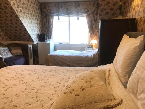 Queen Room with Spa Bath