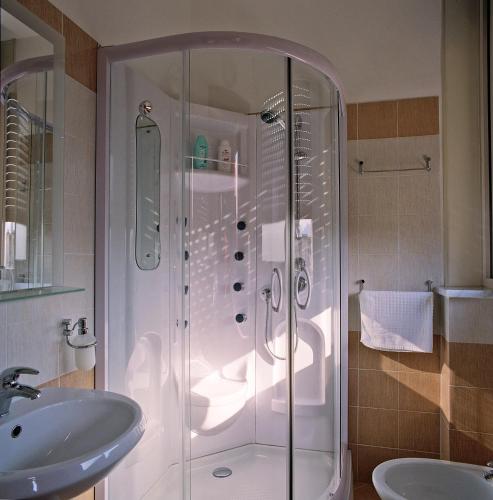 Single Room image 4