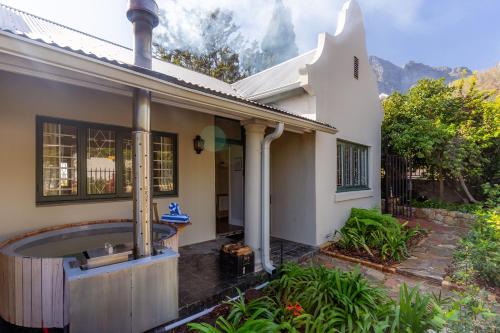 Camps Bay Village - Stone Cottages - image 5
