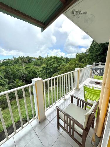 Maison charmante avec jardin clos à Sainte-Anne (Maison charmante avec jardin clos a Sainte-Anne) in มาเร่ เกลลาร์ด