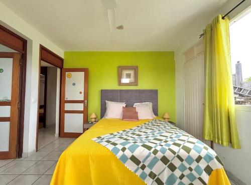 Maison charmante avec jardin clos à Sainte-Anne (Maison charmante avec jardin clos a Sainte-Anne) in มาเร่ เกลลาร์ด