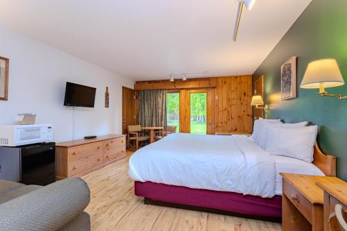 Holiday Acres Resort - image 12