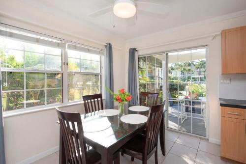Snug Harbour View #1 - 1BR Canal Front Condo by Seven Mile Beach - image 4
