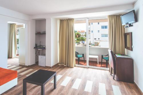 Aparthotel David - image 8