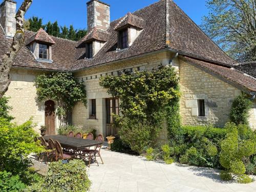 Gite logis de la COQUETIERE avec piscine gîte à louer Ports