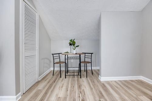 Downtown Luxury Apartment 15 mins to Fort Benning - image 4