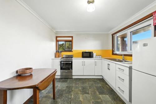 Cozy Studio Retreat - Blackmans in แบล๊คแมน เบย์