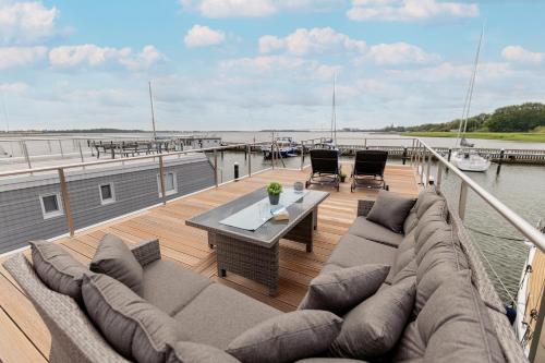 Hausboot MeerZeit an der Ostsee