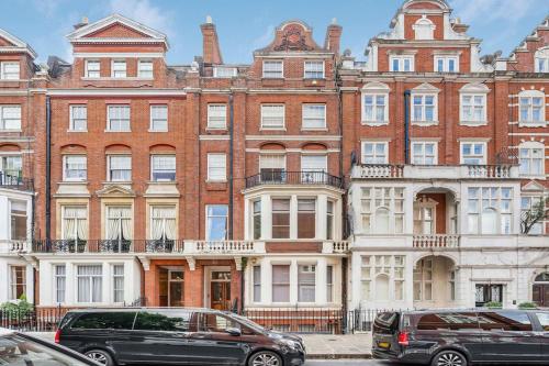 Cadogan Square Penthouse - Best Location - main image