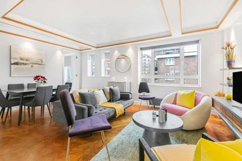 Stylish Chelsea Home - Elevator and Best Location - image 14