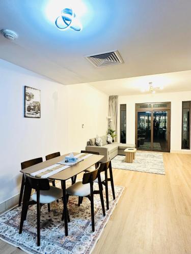 5 Star Burj Khalifa View Spacious 2BR Next to Dubai Mall, Dubái (foto 10)