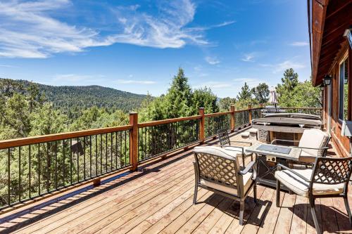 Hot Tub and Game Room Mtn-View Retreat in Big Bear!