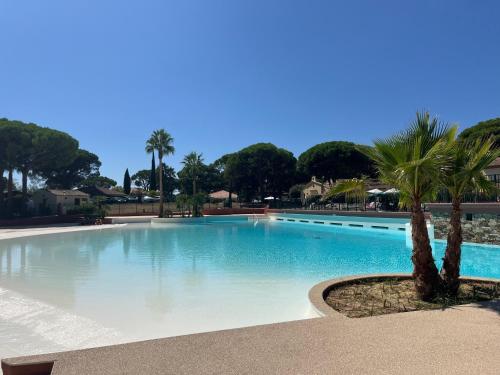 Басейн, Ferienhaus bei Saint Tropez in Гассон