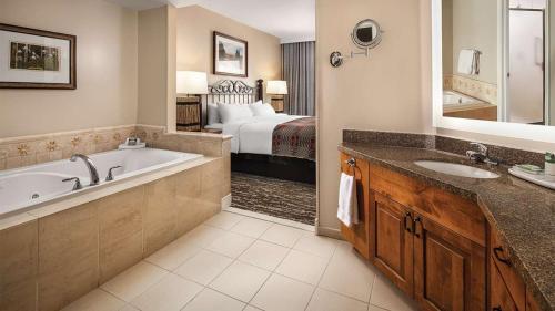 Marriott's StreamSide - Evergreen 2BR Apartment with Resort Access, Vail (photo 7)